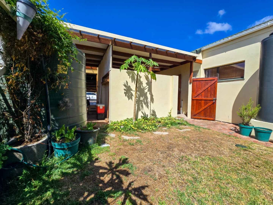3 Bedroom Property for Sale in Stilbaai Wes Western Cape